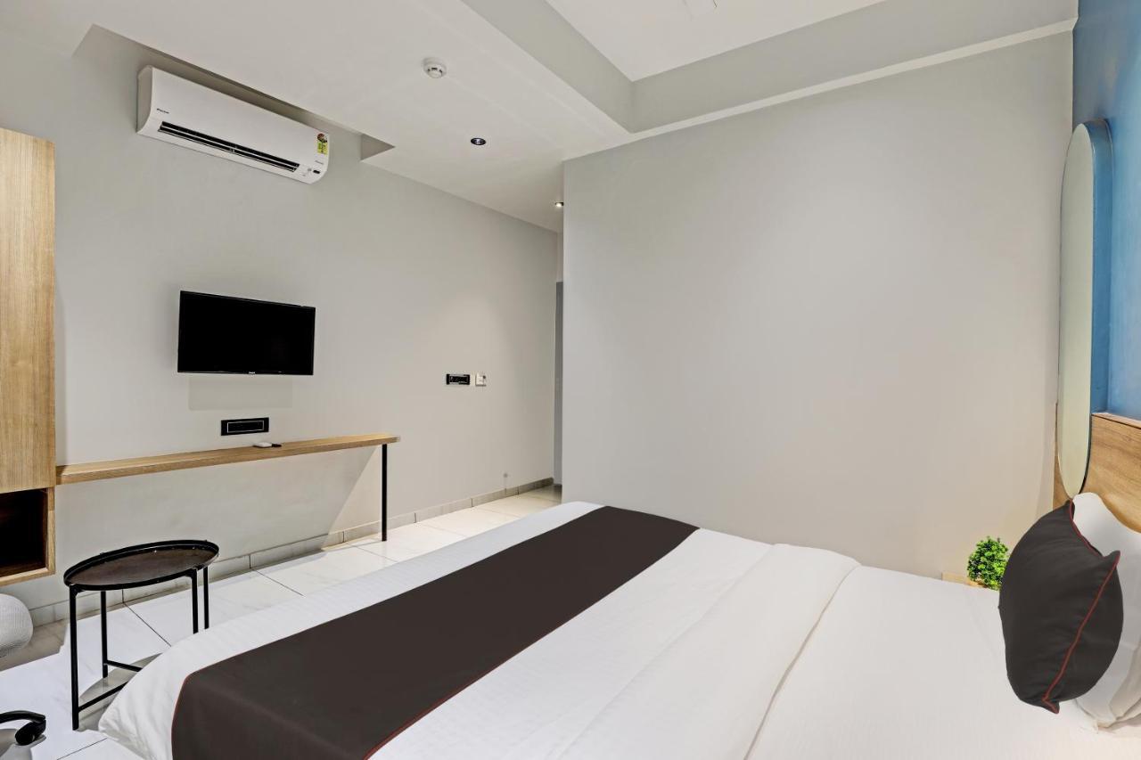 Hotel Lee Platinum Ahmadabad Zewnętrze zdjęcie