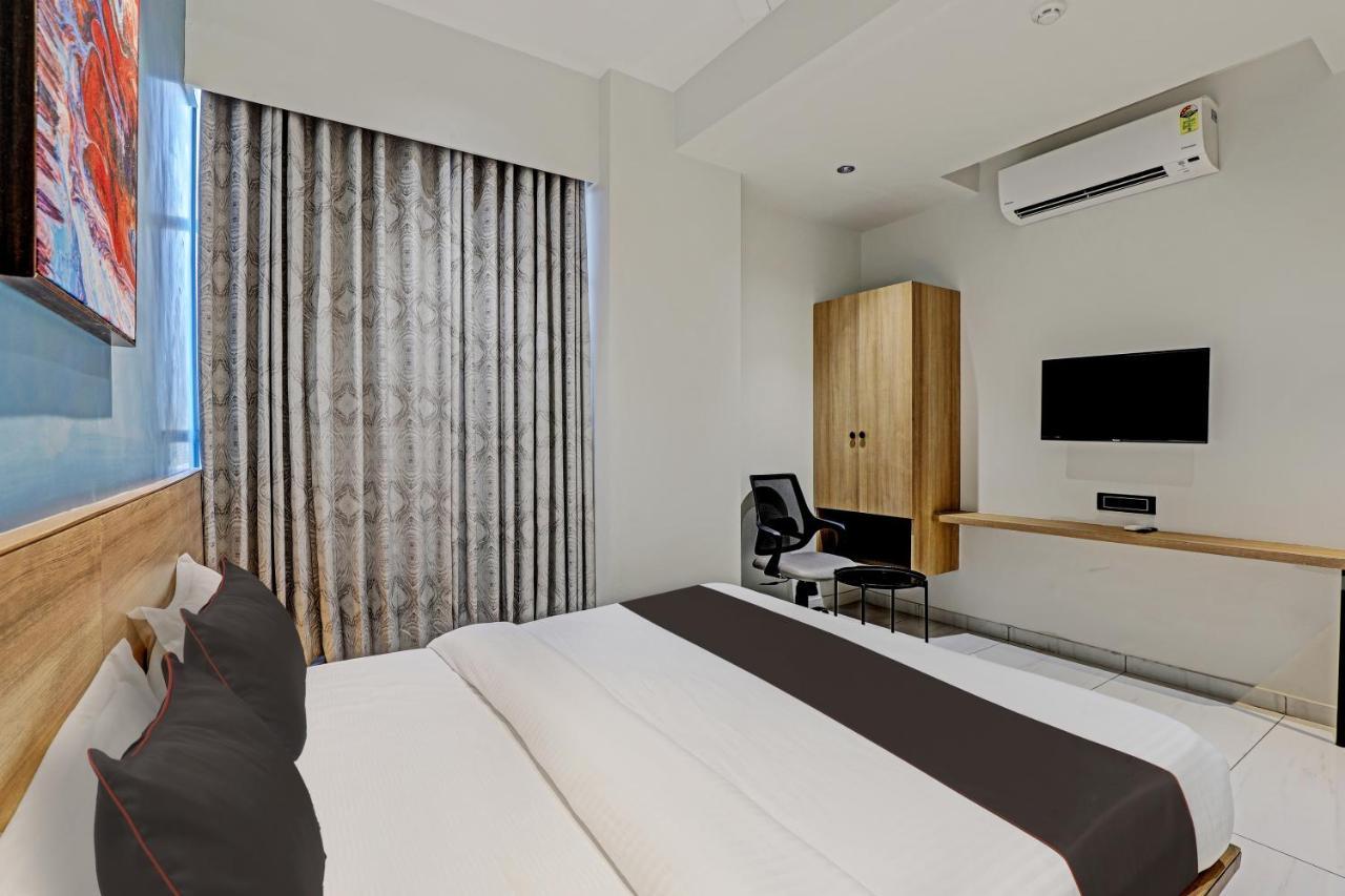 Hotel Lee Platinum Ahmadabad Zewnętrze zdjęcie