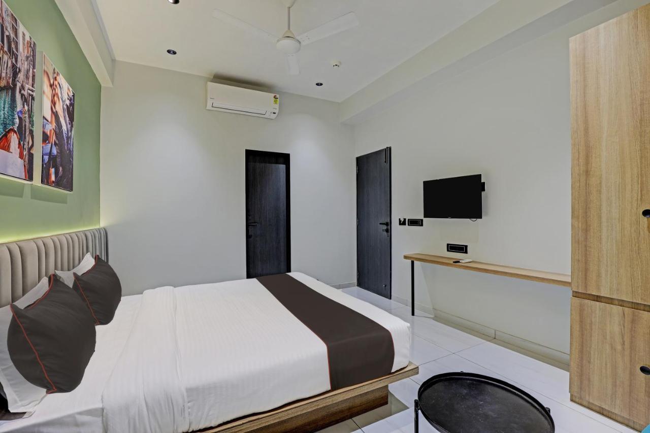 Hotel Lee Platinum Ahmadabad Zewnętrze zdjęcie